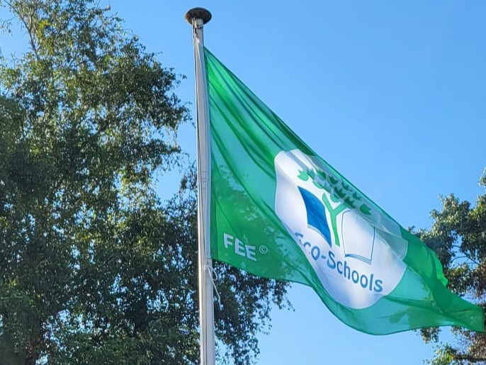 De Klimroos hijst de Groene Vlag!